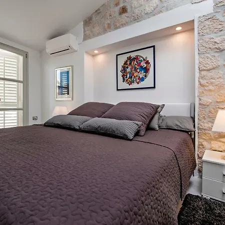 Seaview House Rosali רוביני